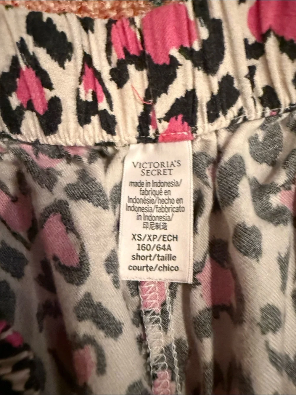 Victoria's Secret Pink & Black Heart Leopard Lounge Pants